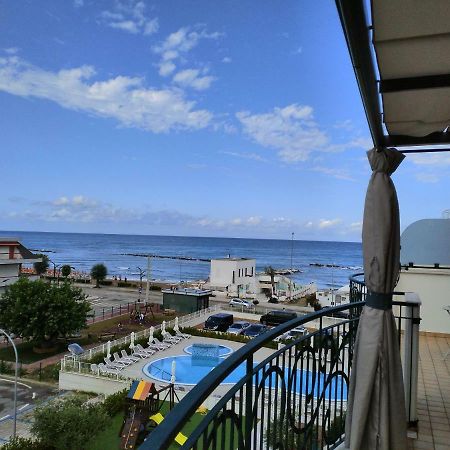 شقة Penthouse On The Adriatic Sea مارتينسيكورو المظهر الخارجي الصورة