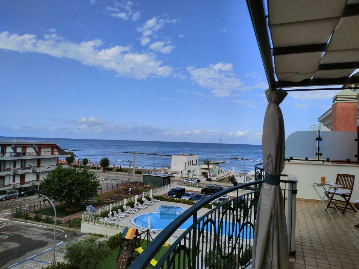 شقة Penthouse On The Adriatic Sea مارتينسيكورو المظهر الخارجي الصورة
